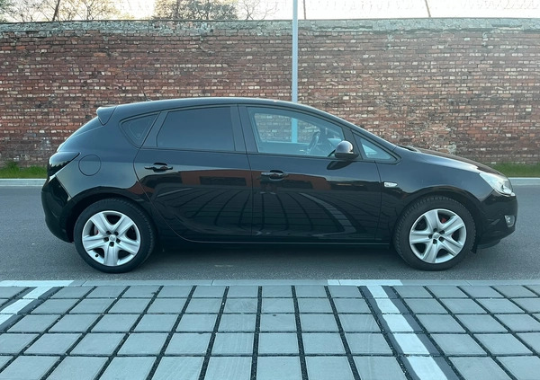 Opel Astra cena 22300 przebieg: 189300, rok produkcji 2010 z Chojnice małe 379